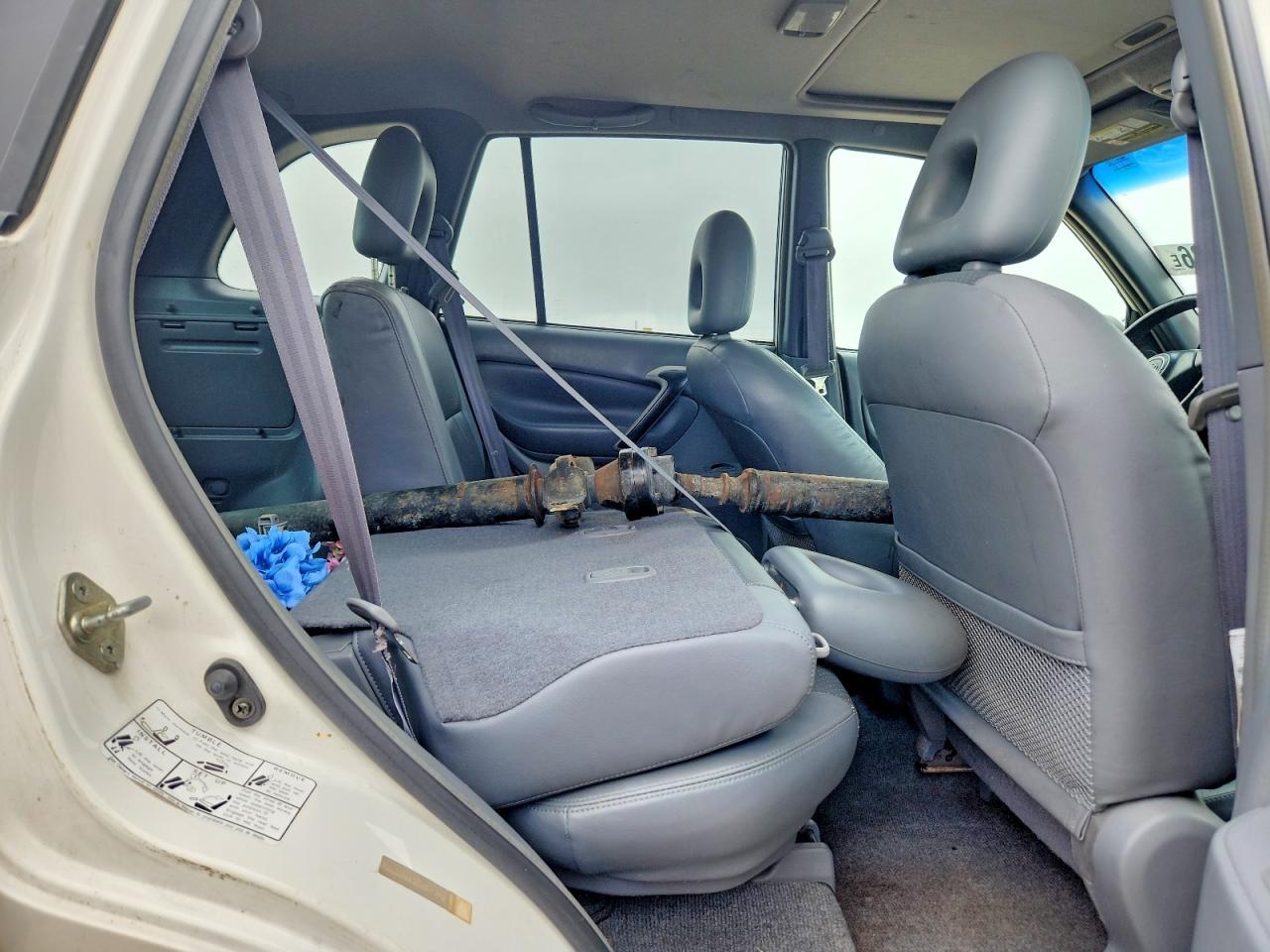 2001 TOYOTA RAV4