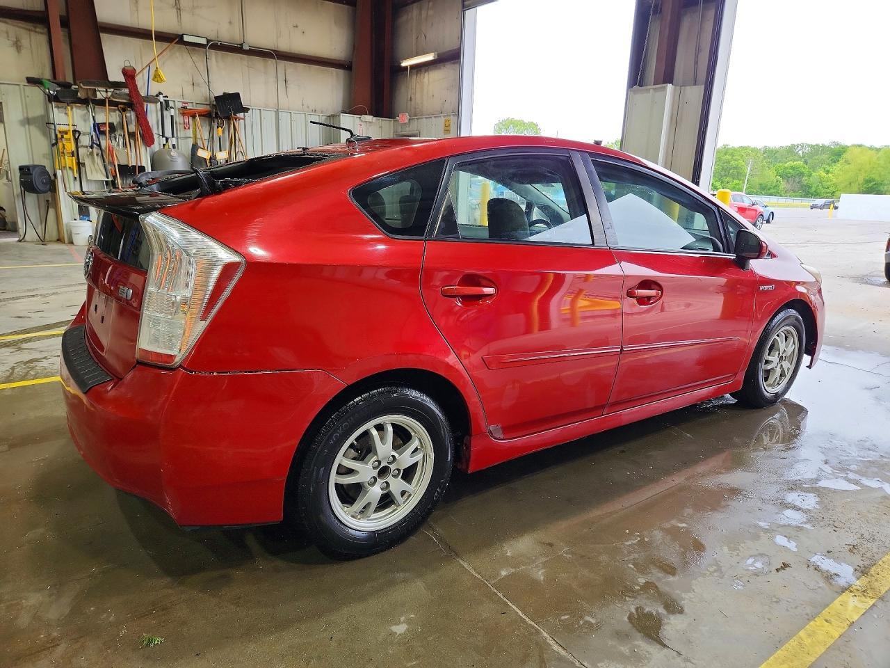 2011 TOYOTA PRIUS