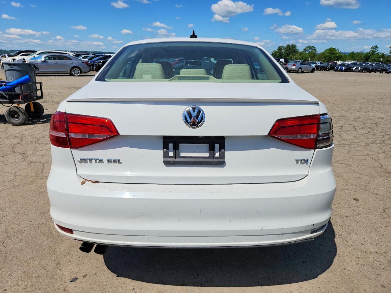 2015 VOLKSWAGEN JETTA