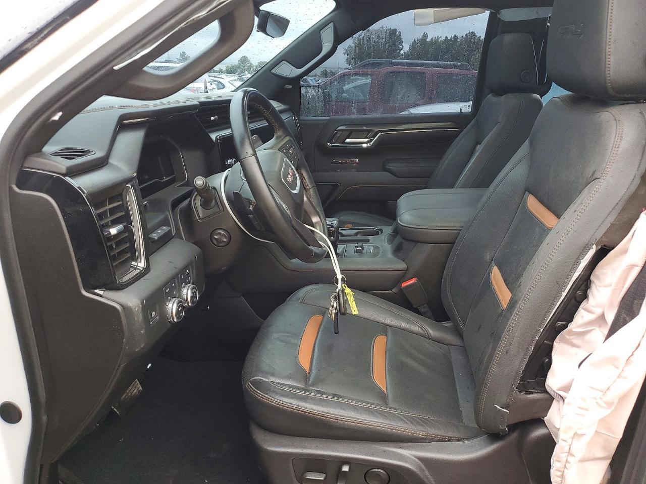 2024 GMC Sierra