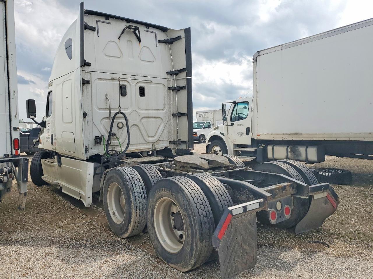 2017 FREIGHTLINER CASCADIA 125