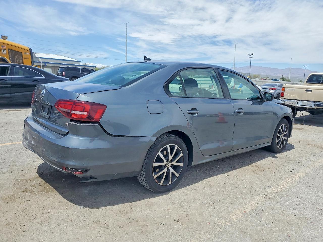 2016 VOLKSWAGEN JETTA