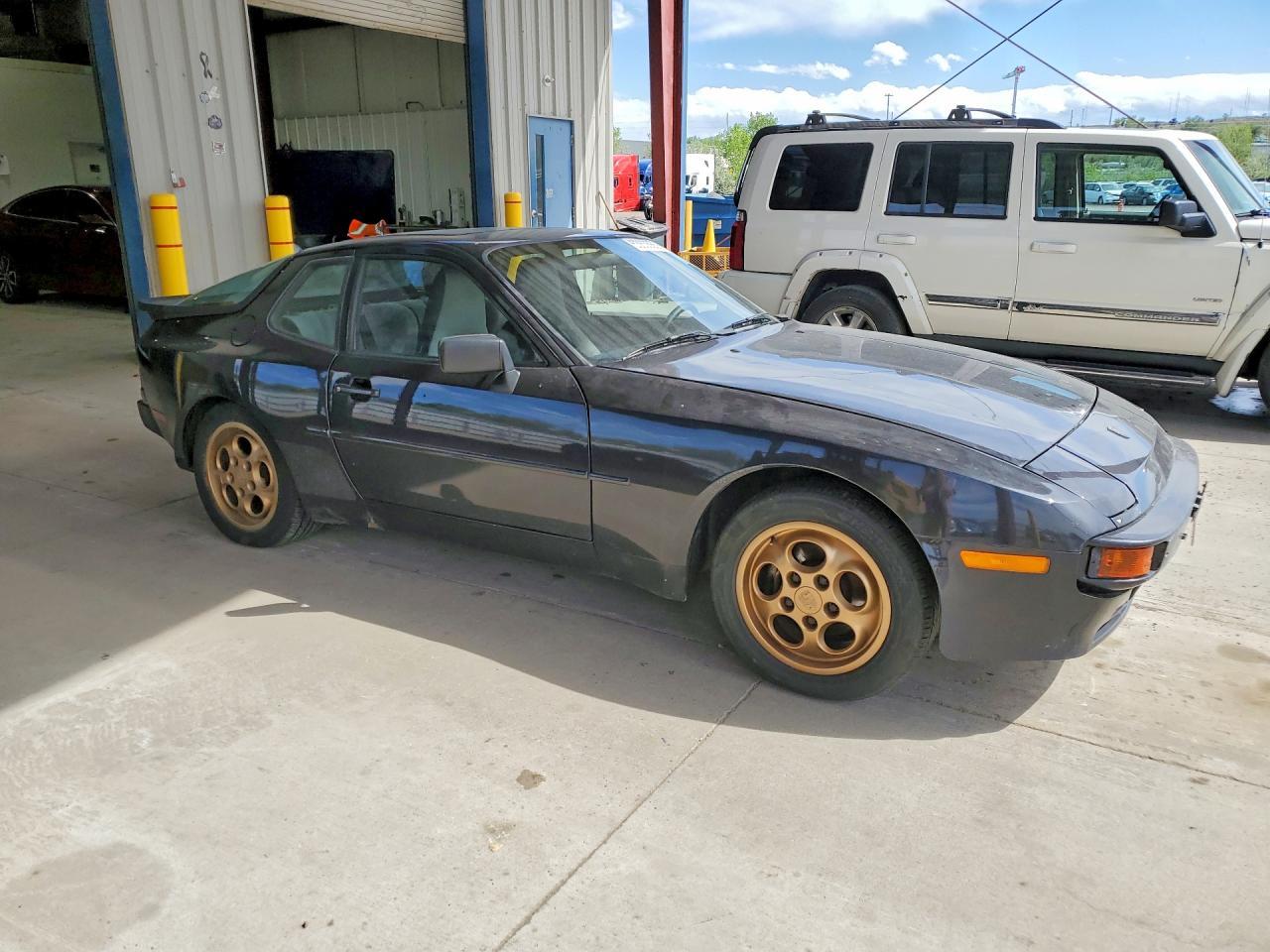 1988 PORSCHE 944