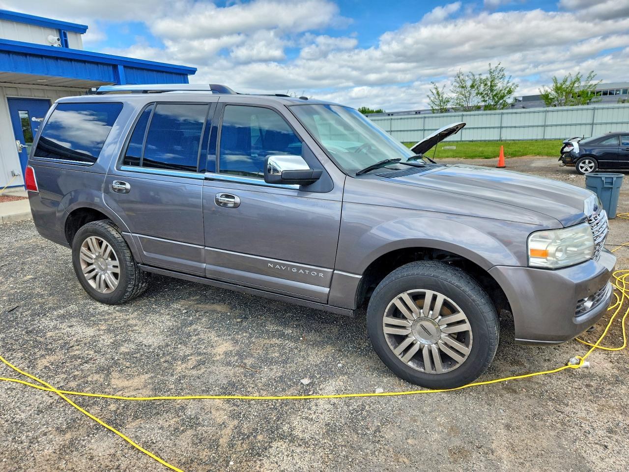 2011 LINCOLN Navigator
