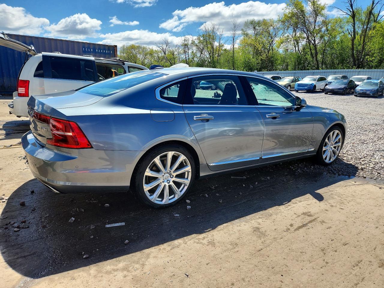 2018 VOLVO S90