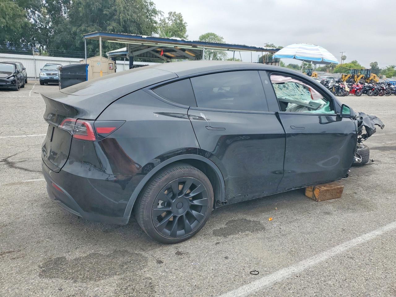 2024 TESLA MODEL Y