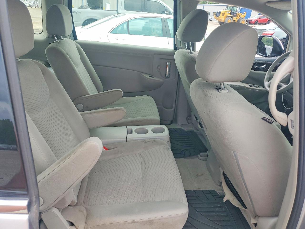 2014 NISSAN Quest