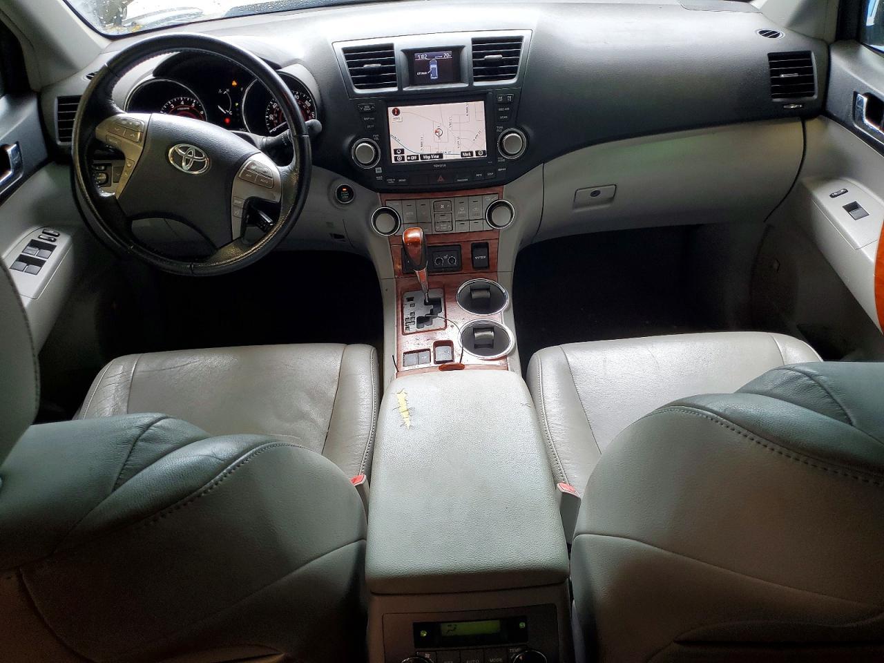 2010 TOYOTA HIGHLANDER
