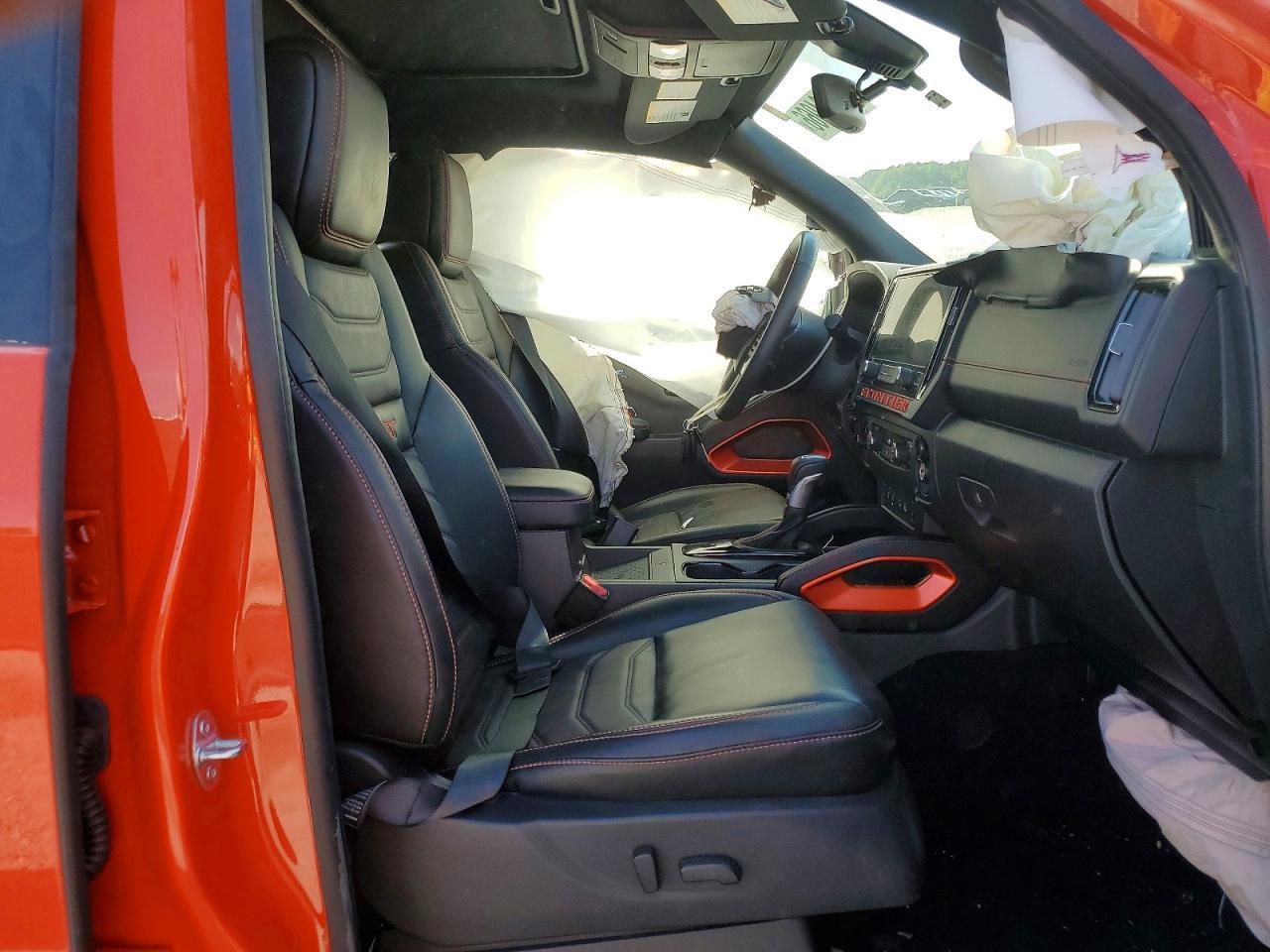 2025 NISSAN Frontier