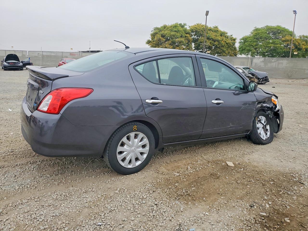 2015 NISSAN VERSA