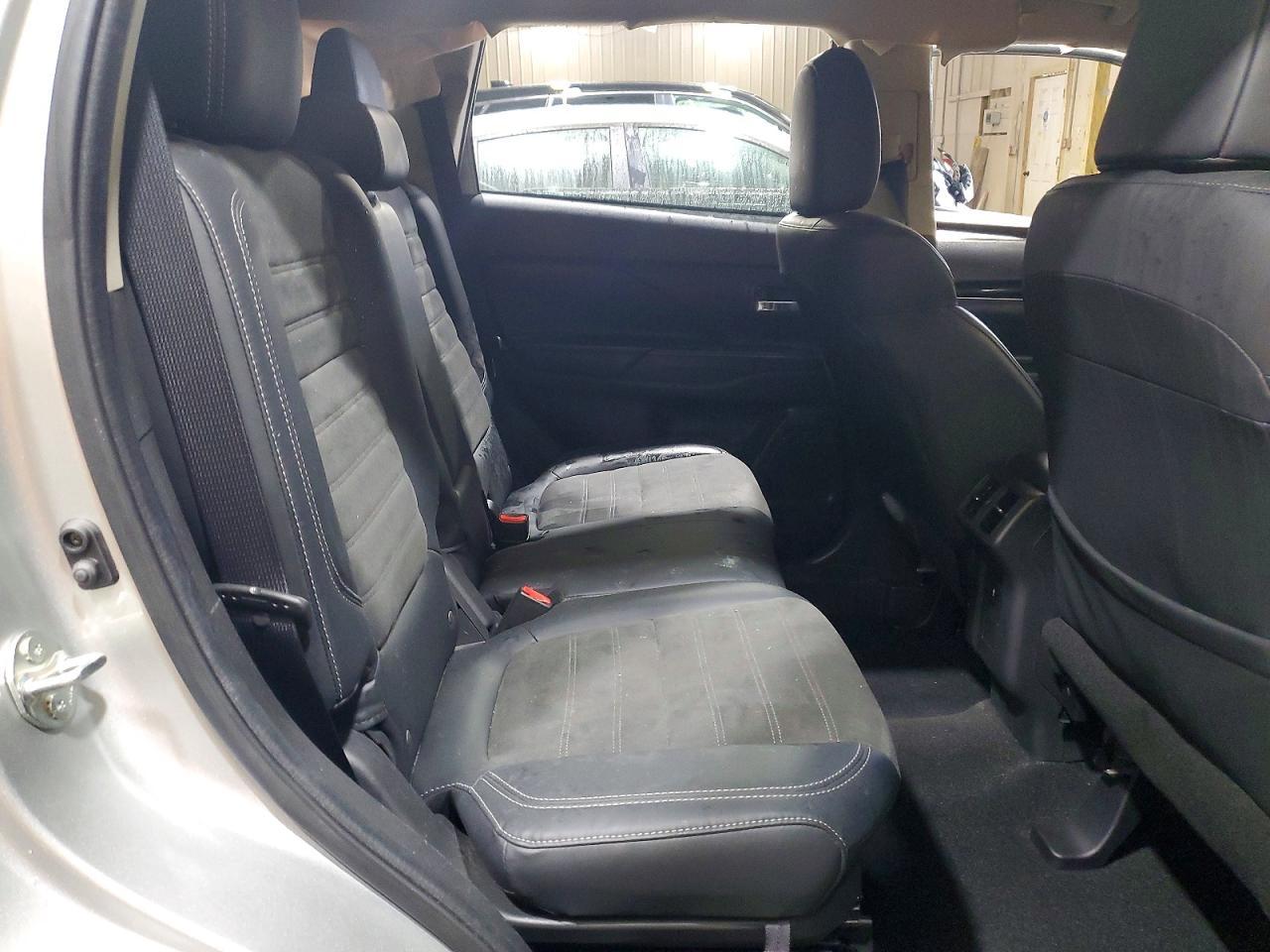 2019 MITSUBISHI outlander