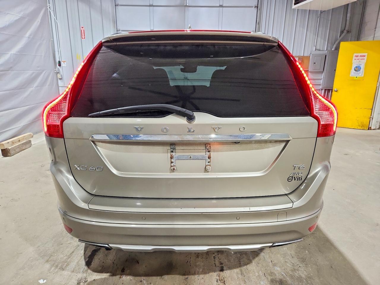 2015 VOLVO XC60