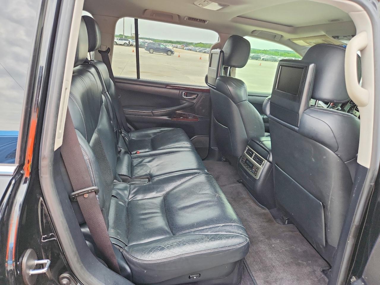 2015 LEXUS LX 570