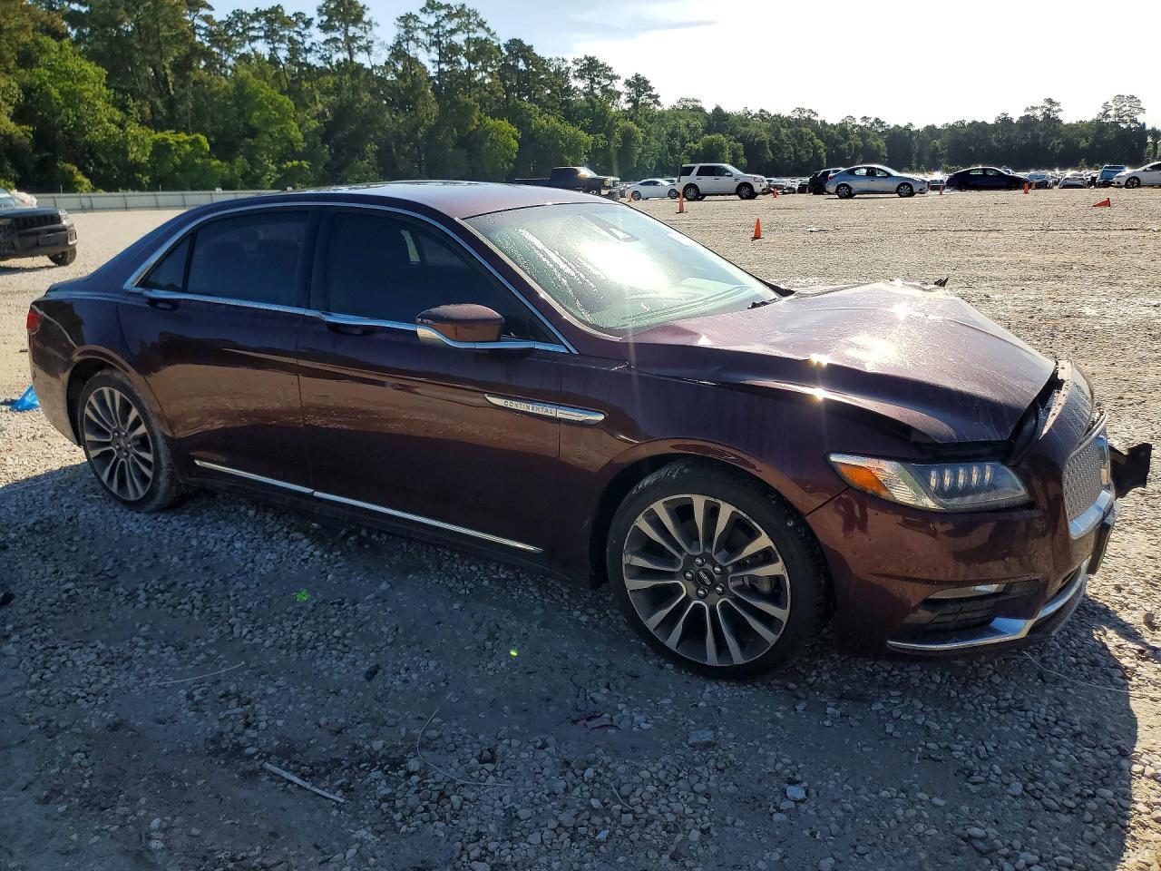 2017 LINCOLN Continental