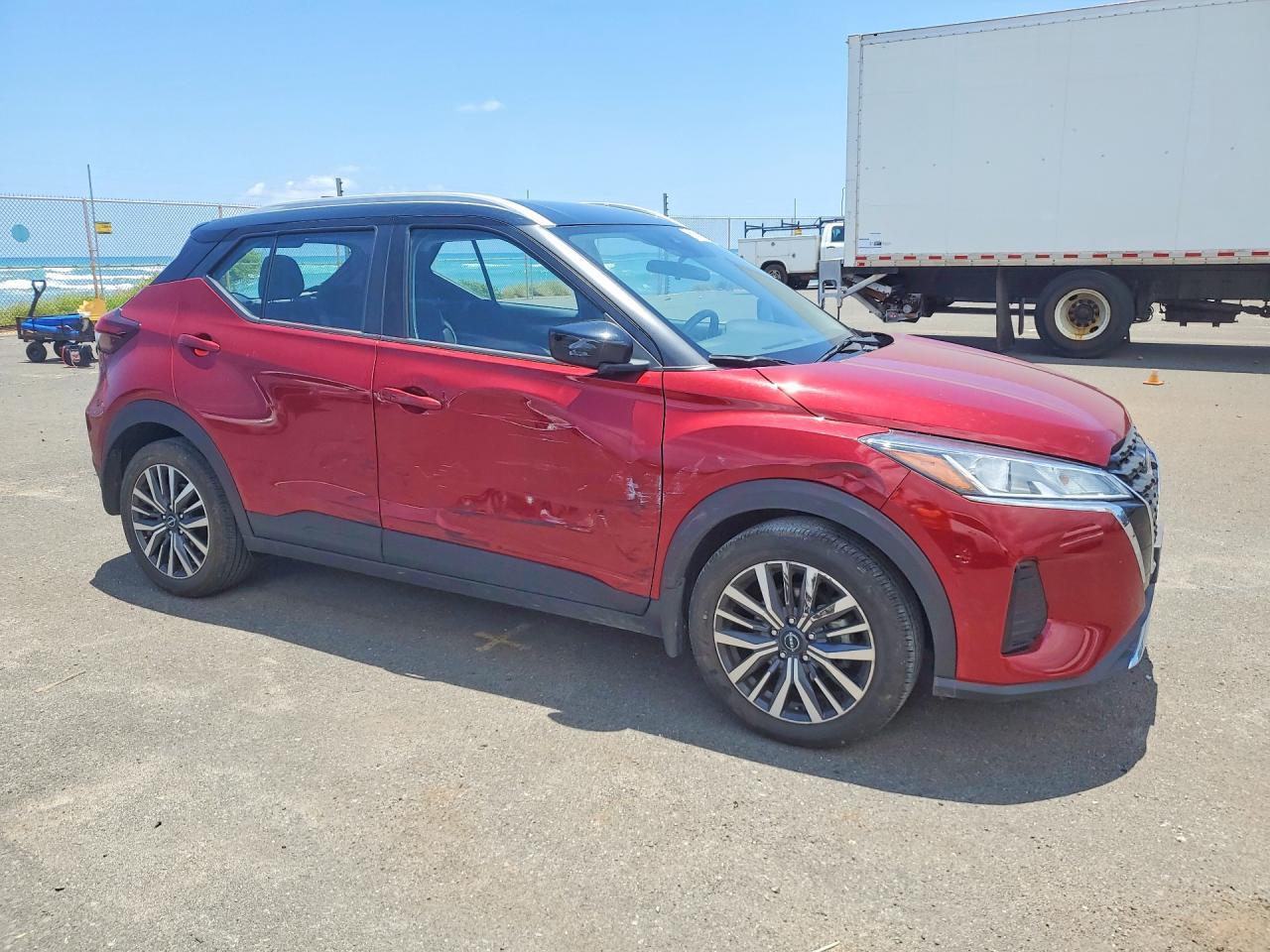 2024 NISSAN KICKS