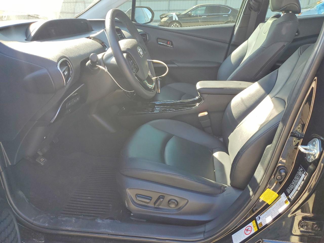 2022 TOYOTA PRIUS