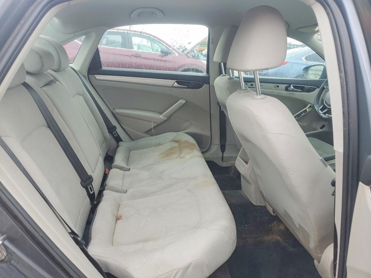 2016 VOLKSWAGEN Passat