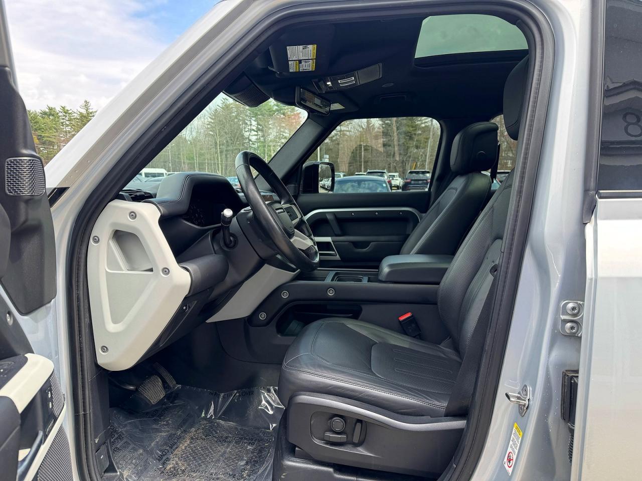 2022 LAND ROVER Defender