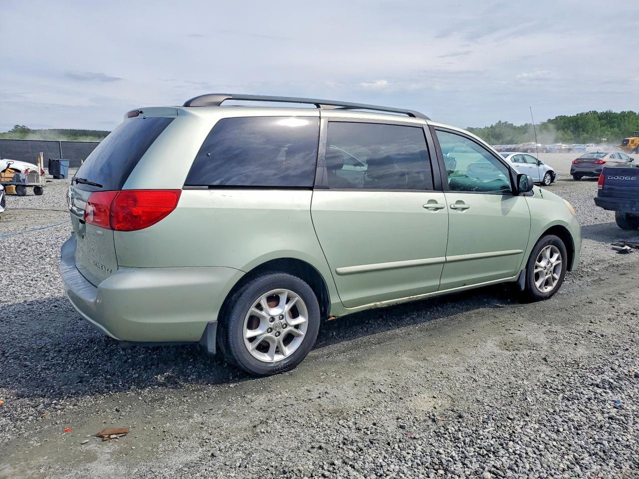 2006 TOYOTA SIENNA