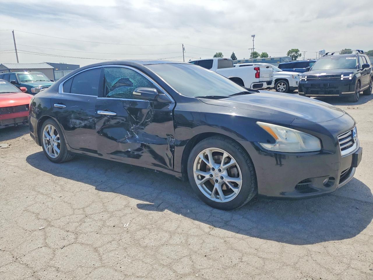 2012 NISSAN Maxima