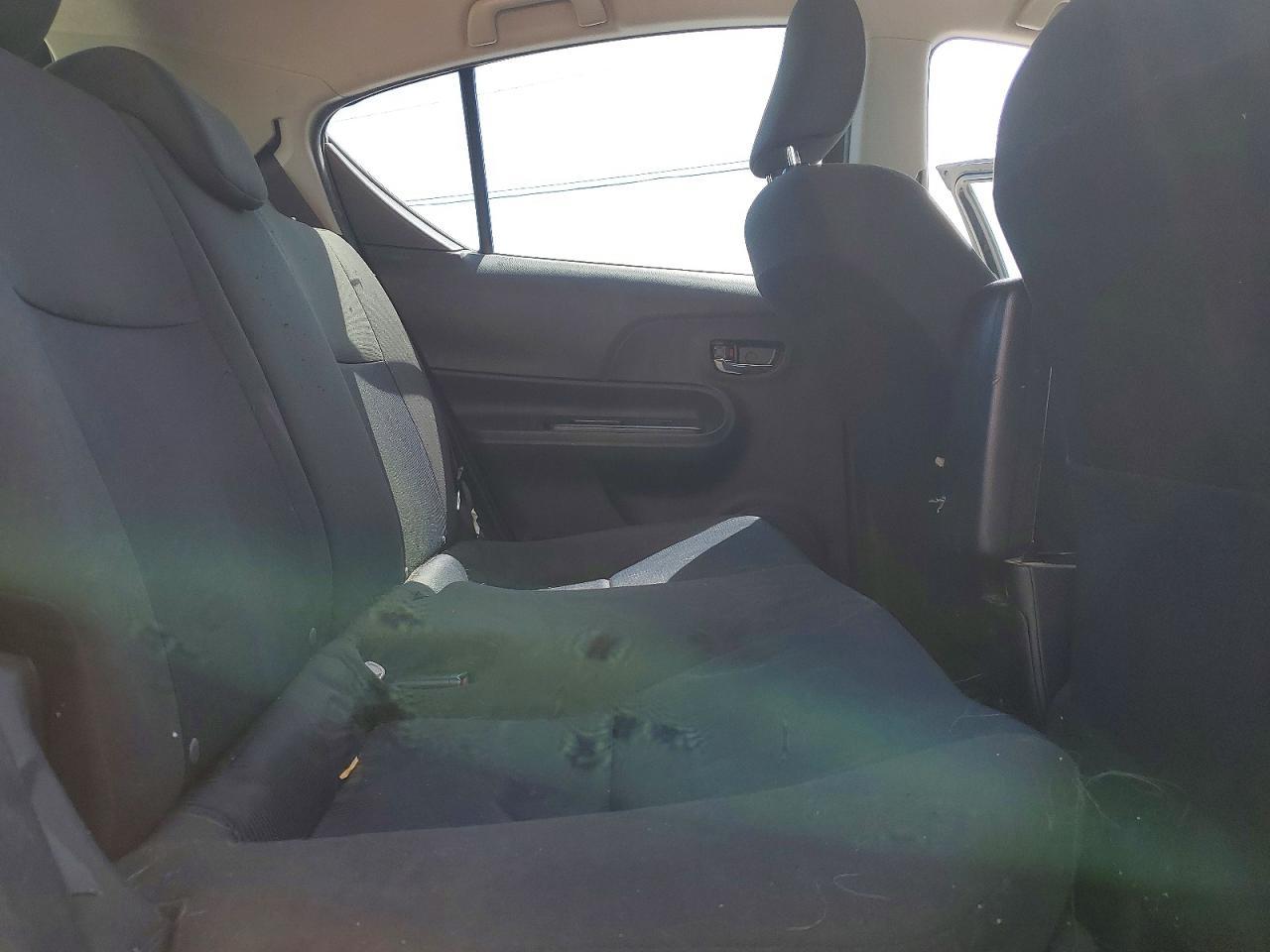 2015 TOYOTA Prius c