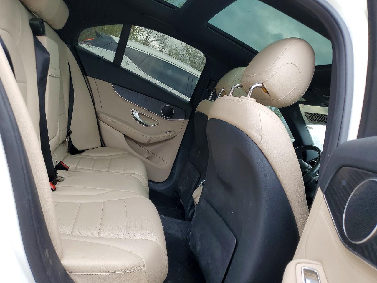 2016 MERCEDES-BENZ C-CLASS