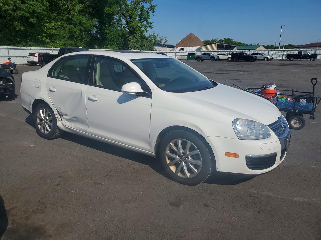 2010 VOLKSWAGEN JETTA