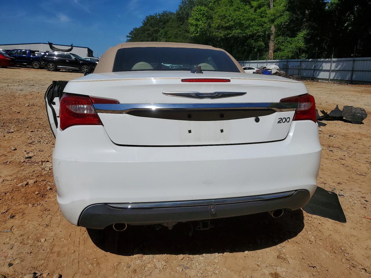 2013 CHRYSLER 200