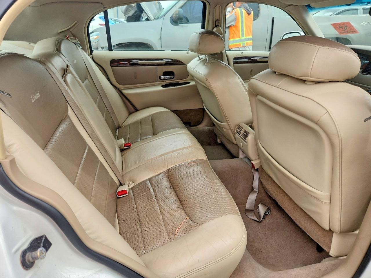 2000 LINCOLN Town Car
