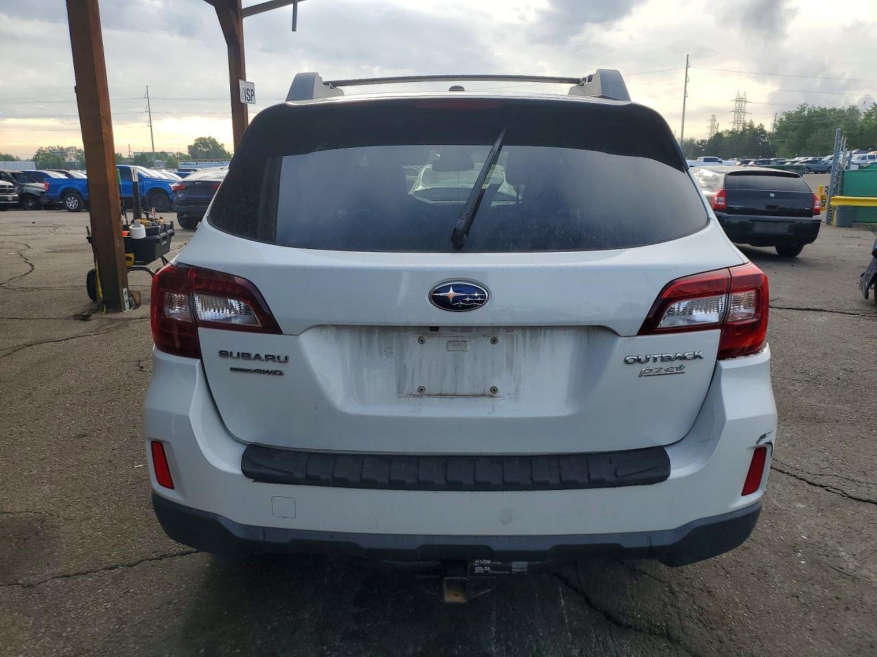 2015 SUBARU Outback