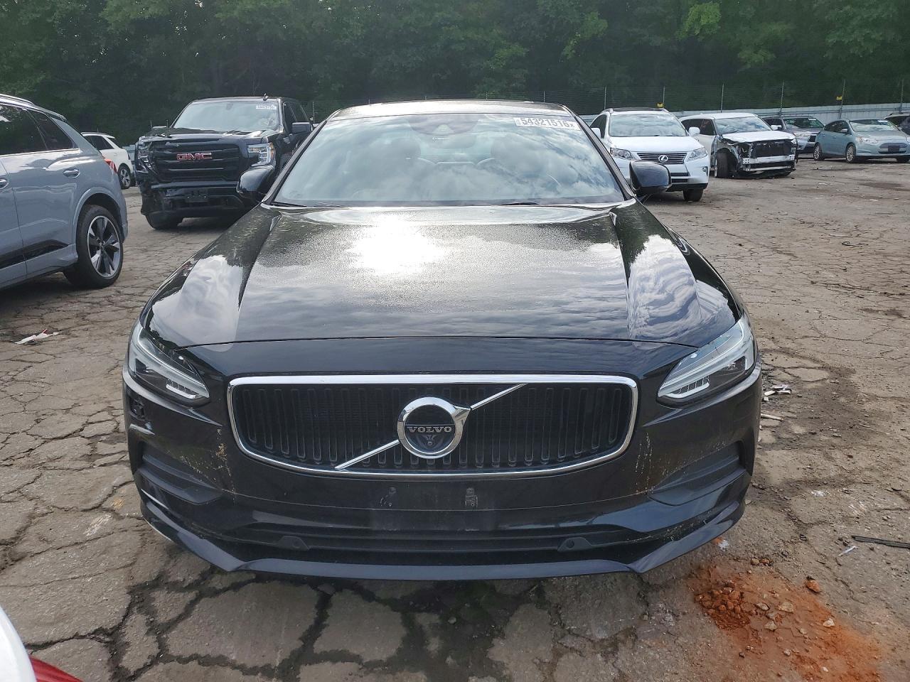 2018 VOLVO S90