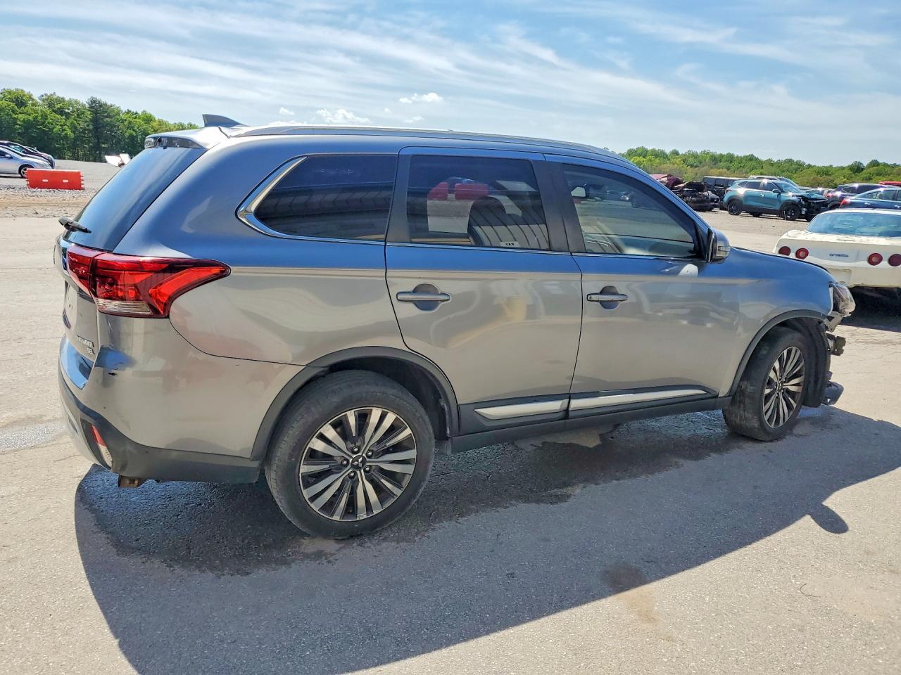 2019 MITSUBISHI outlander