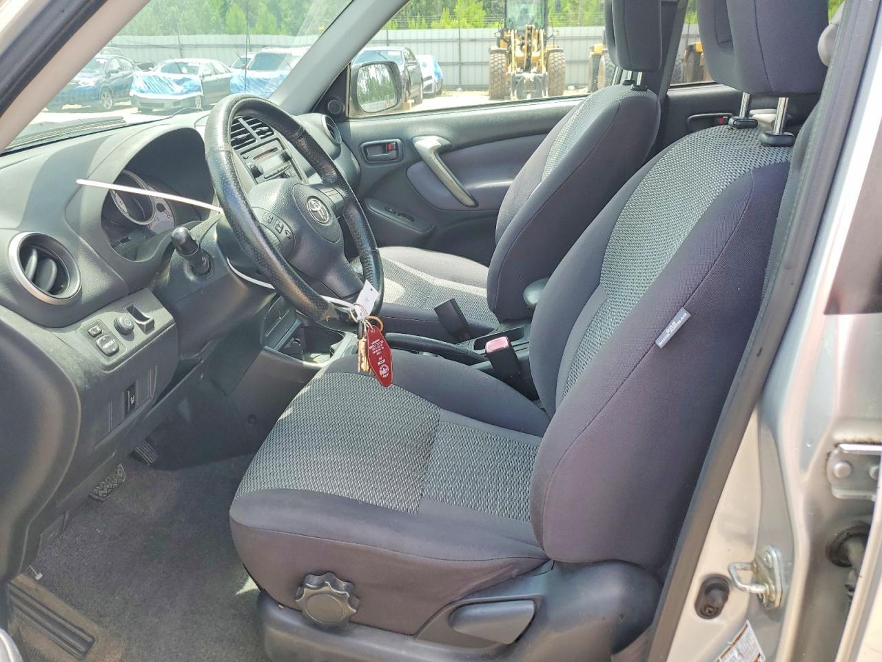 2004 TOYOTA RAV4