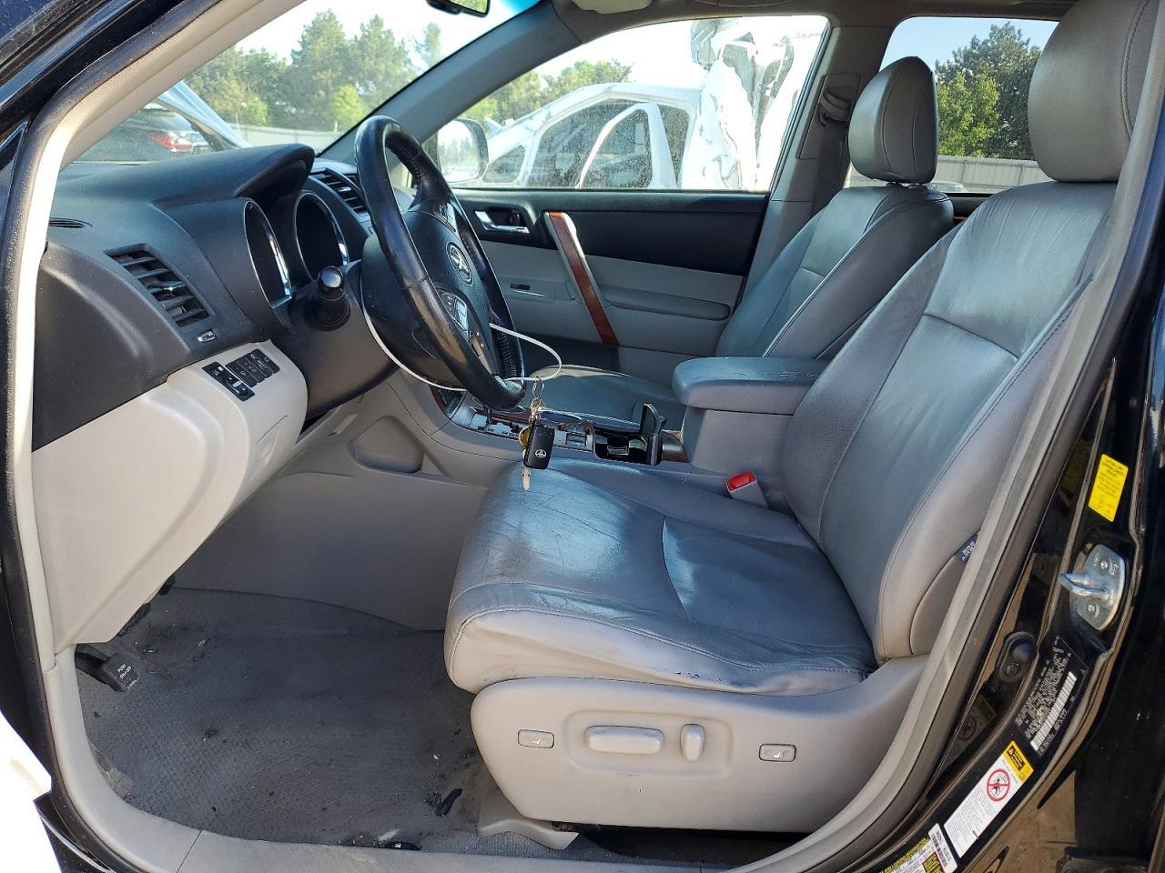 2010 TOYOTA HIGHLANDER