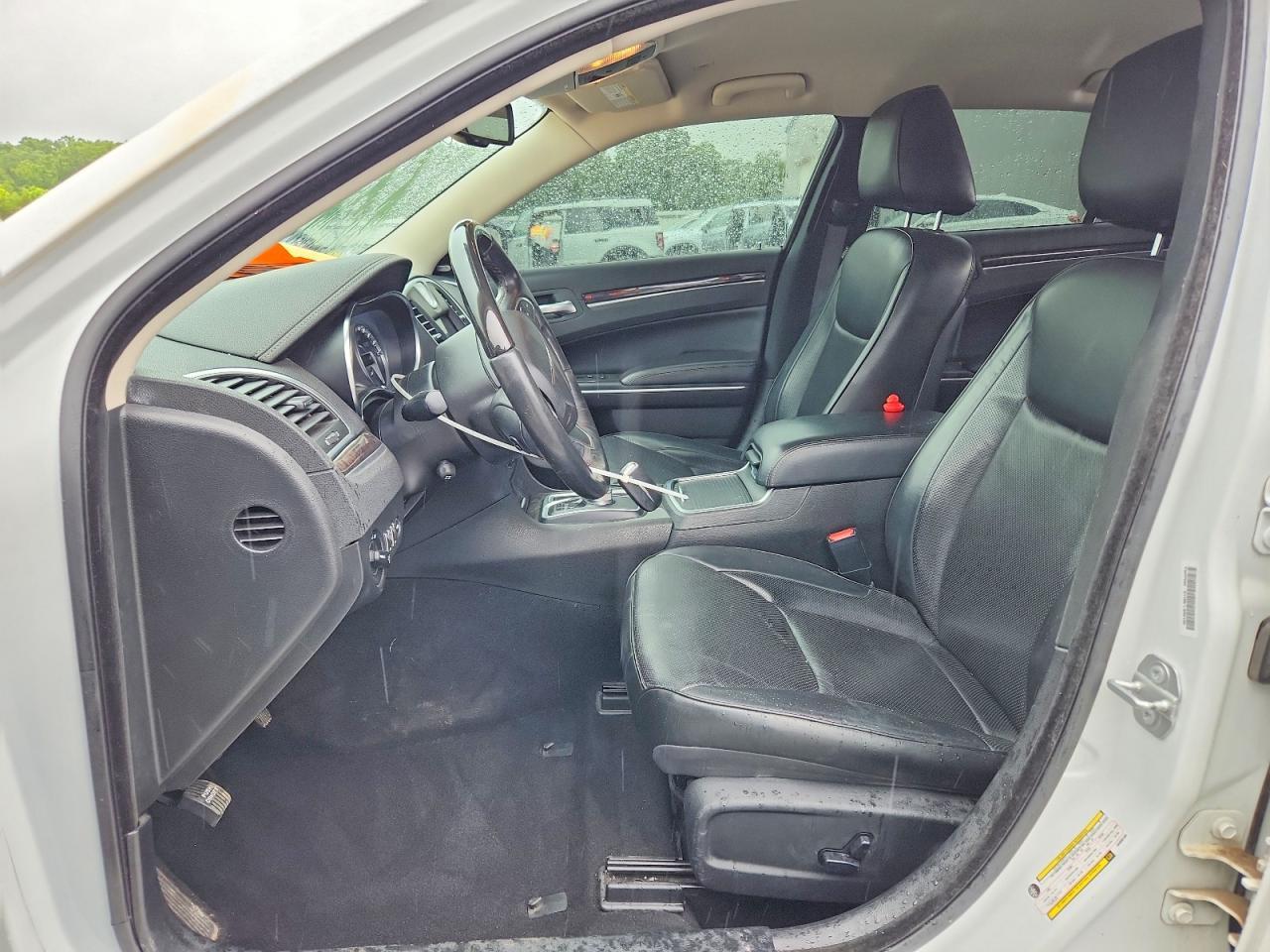2019 CHRYSLER 300