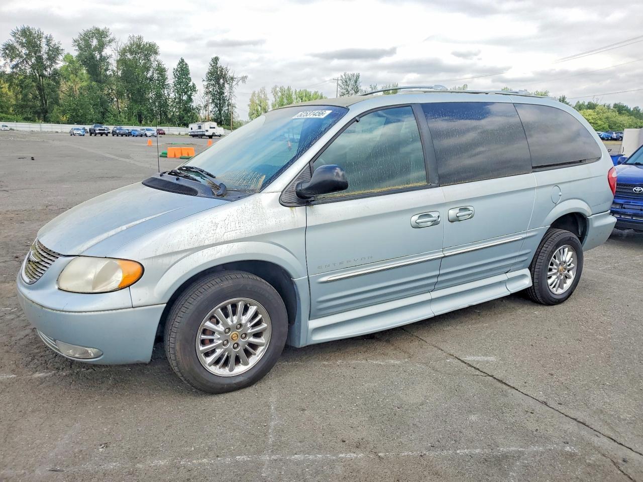 2002 CHRYSLER Town & Country