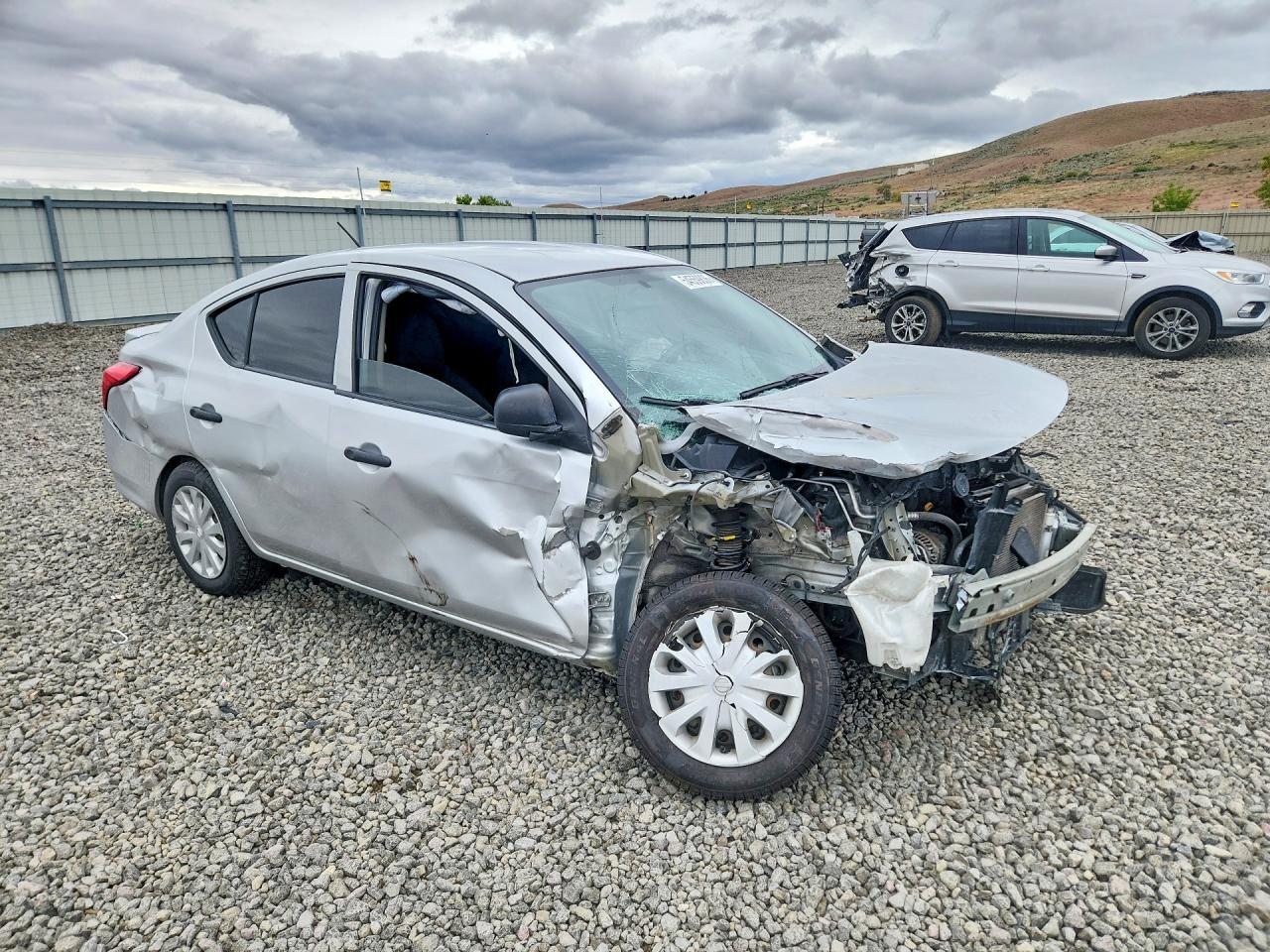 2015 NISSAN VERSA