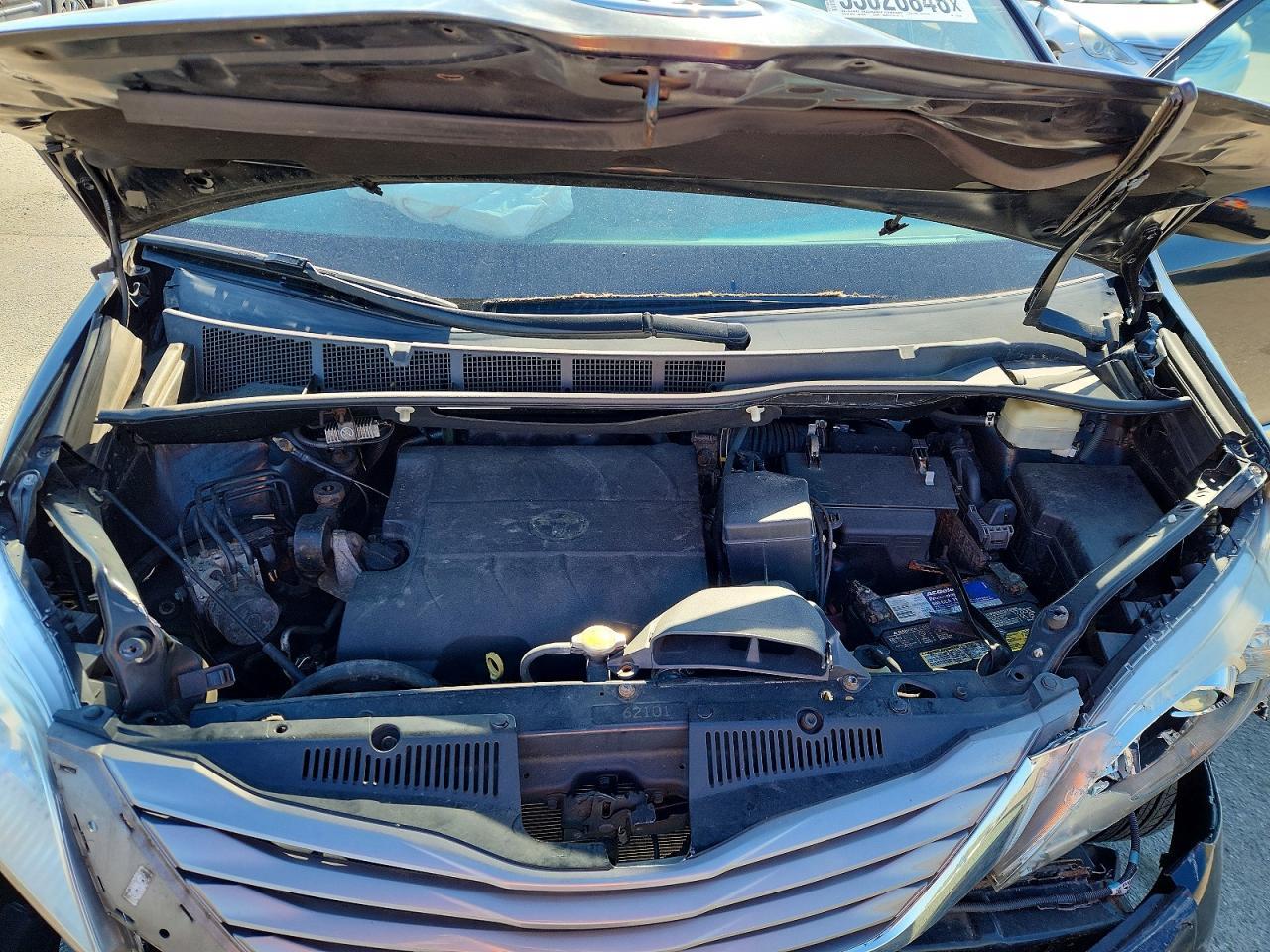 2016 TOYOTA SIENNA