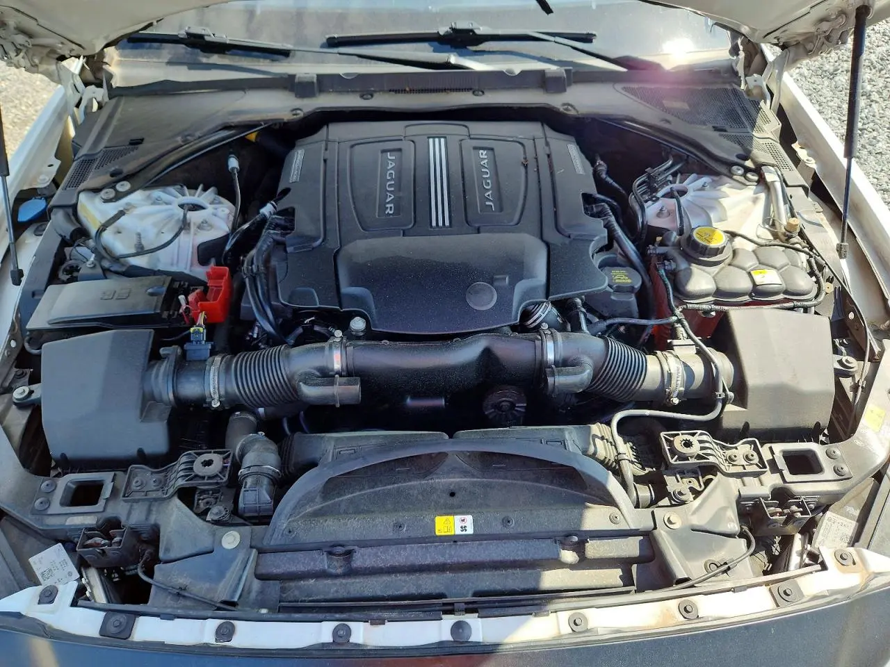 2019 JAGUAR XE