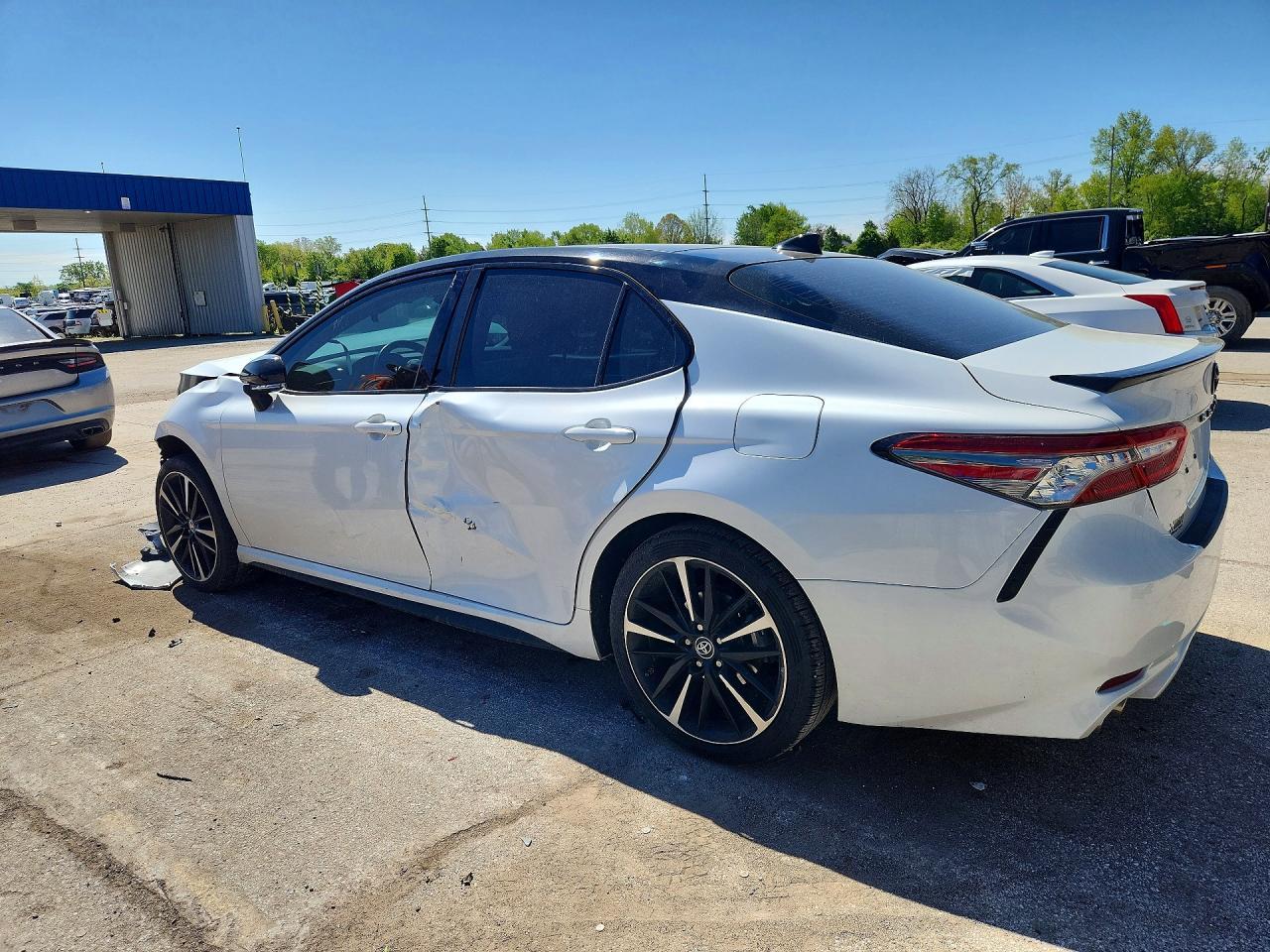 2019 TOYOTA CAMRY