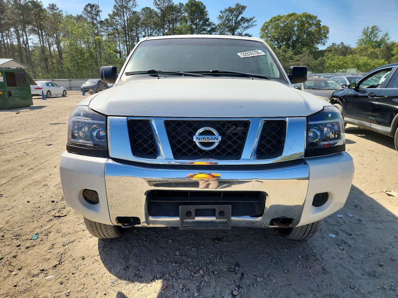 2011 NISSAN Titan