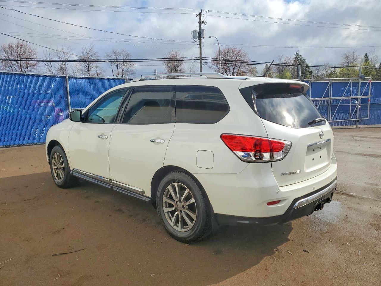 2015 NISSAN PATHFINDER