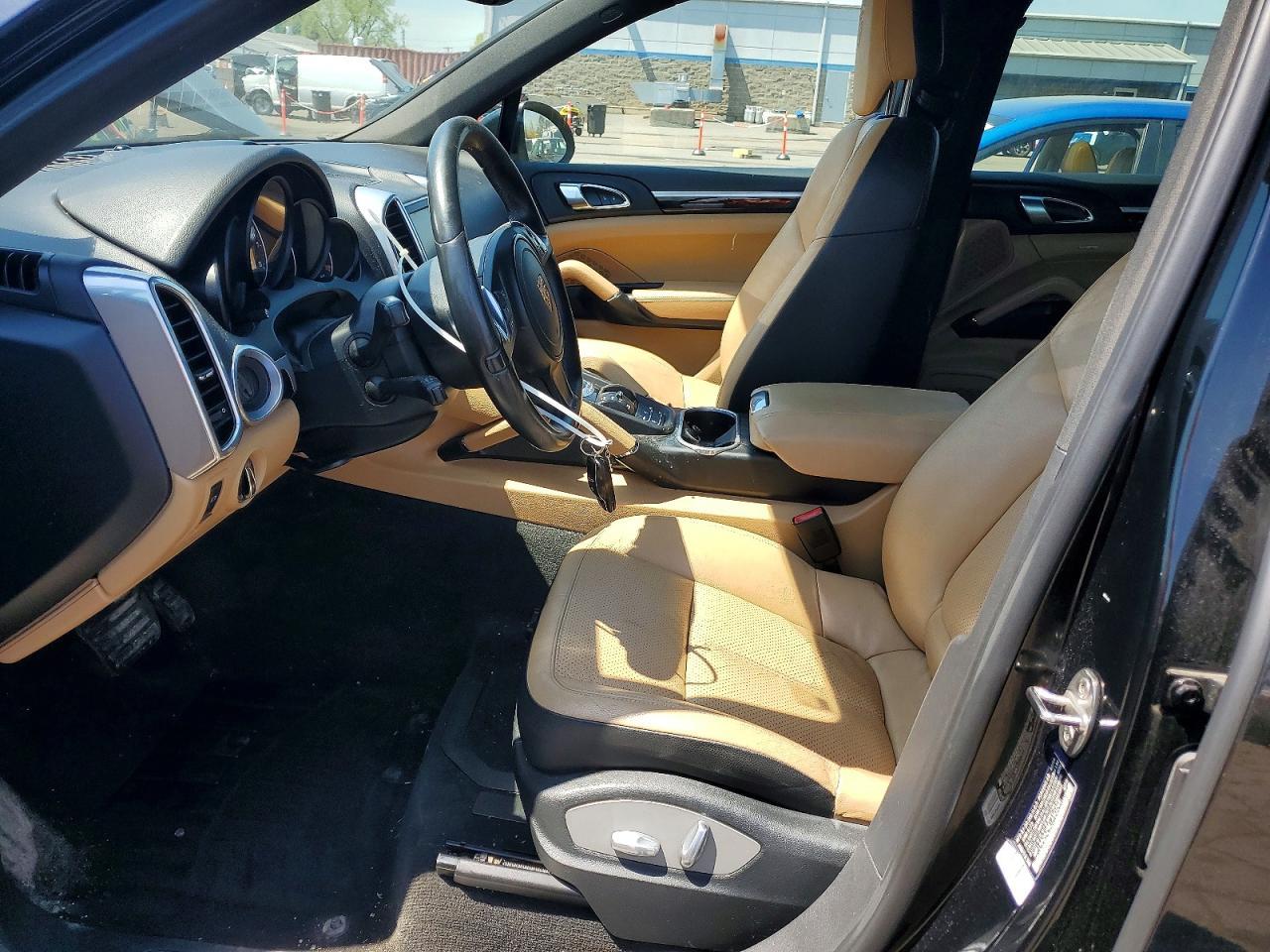 2014 PORSCHE CAYENNE