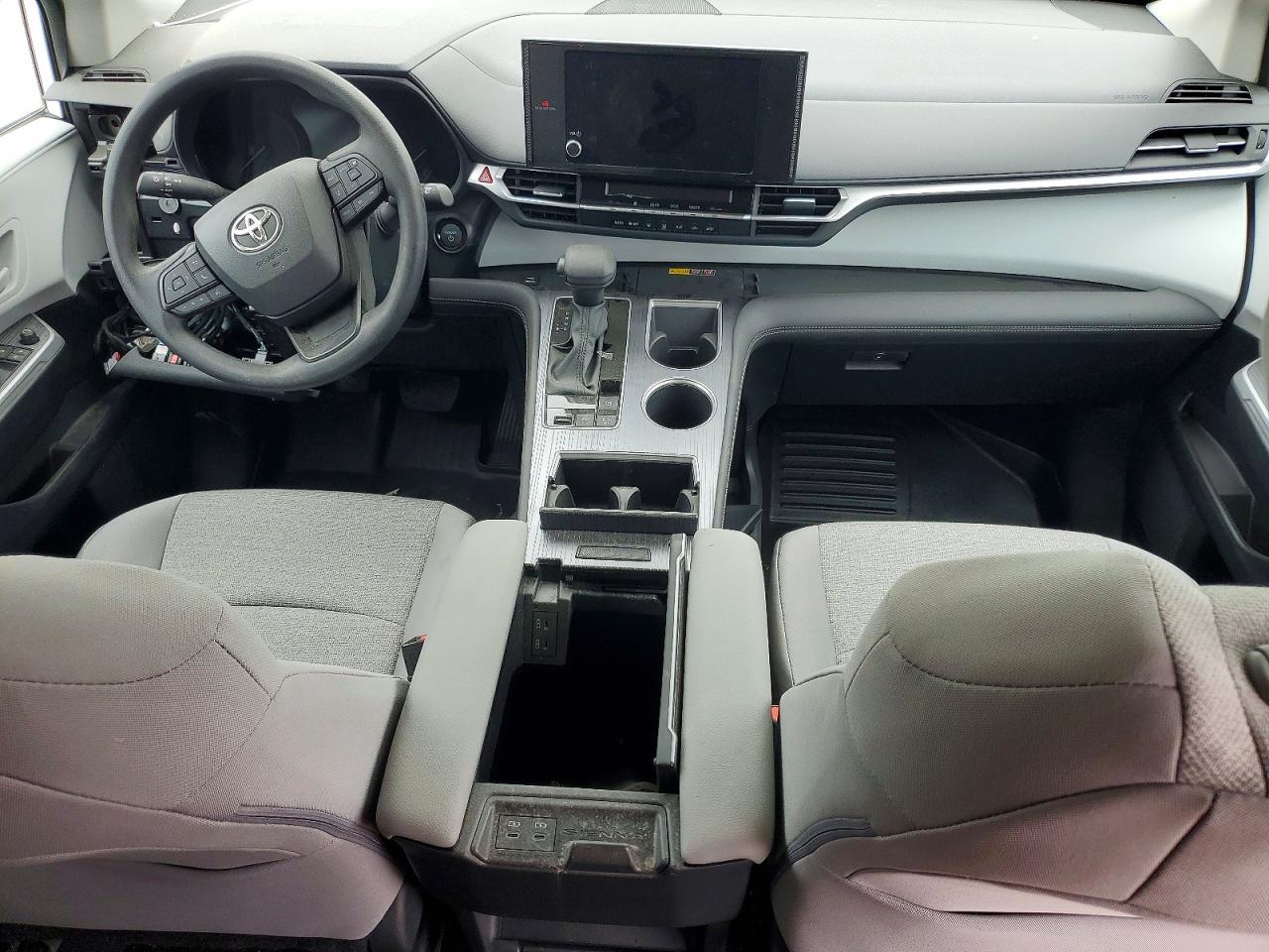 2025 TOYOTA SIENNA