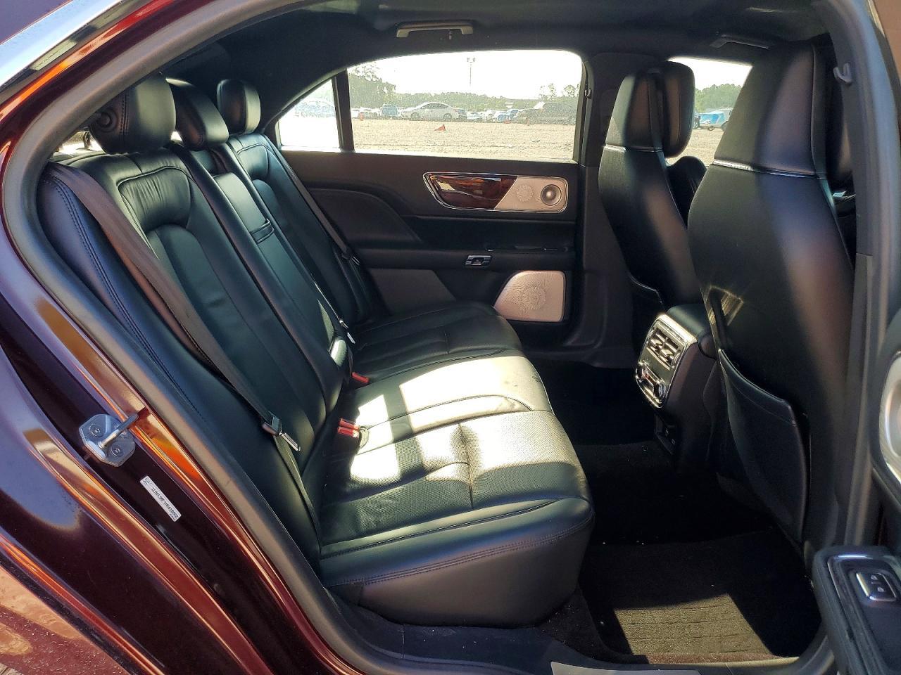2017 LINCOLN Continental