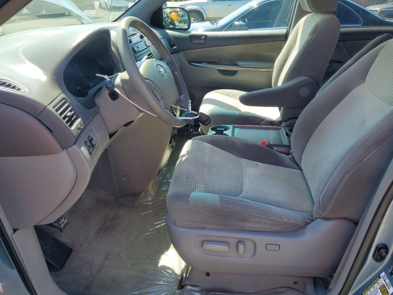 2009 TOYOTA SIENNA