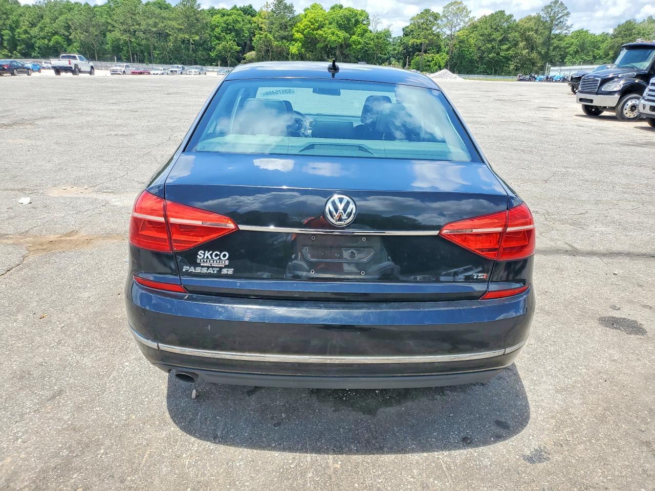 2016 VOLKSWAGEN Passat