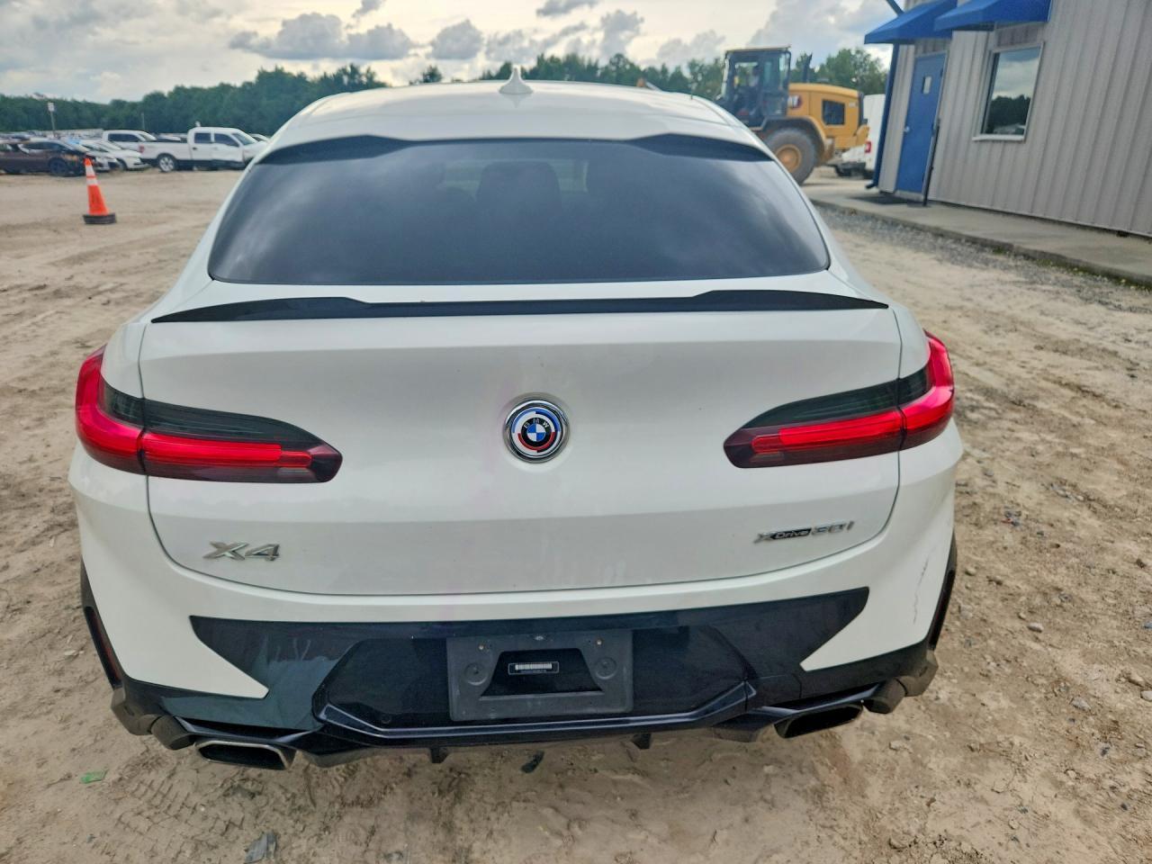 2022 BMW X4