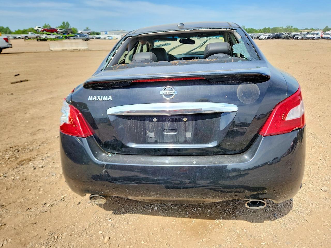 2011 NISSAN Maxima