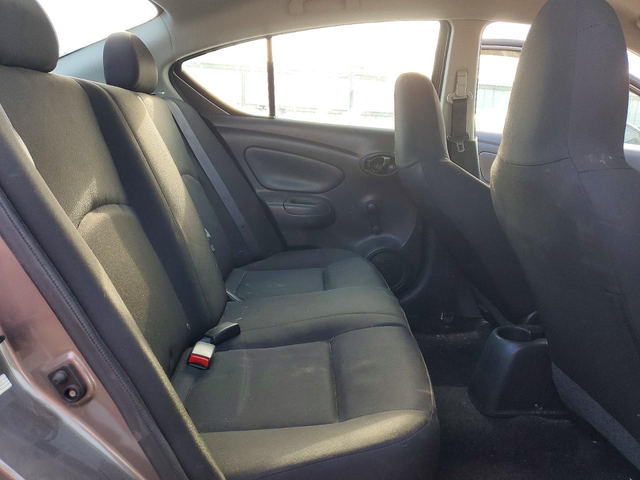2017 NISSAN VERSA